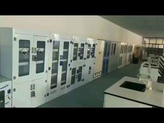 Um olhar mais atento: Fabricantes de móveis de laboratório personalizados em material de aço para laboratório químico