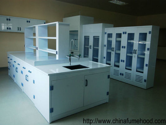 O laboratório apresenta o fabricante, fornecedor das tabelas do laboratório, preço das tabelas do laboratório