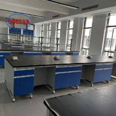 Bom preço Bancada de trabalho de laboratório de madeira com prateleiras feitas para um espaço de trabalho funcional e bem projetado on-line