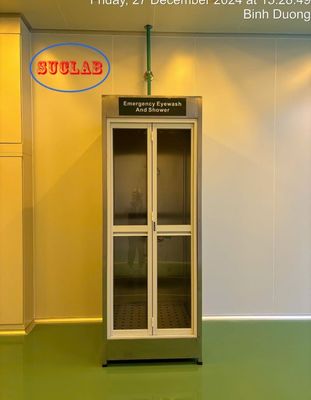 Bom preço Cabeça de pulverização de fluxo suave Segurança de emergência Limpeza de olhos Cubicos de chuveiro para fácil instalação na parede on-line